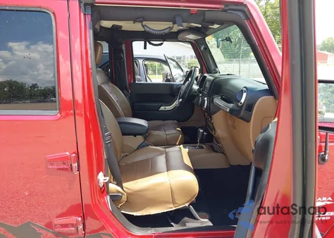 2012 Jeep Wrangler Unlimited Sahara z USA, uszkodzony, nr VIN 1C4HJWEGXCL134090